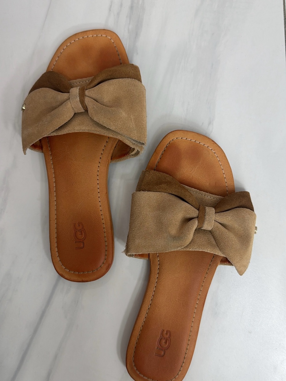 UGG Women's Bow Sandals